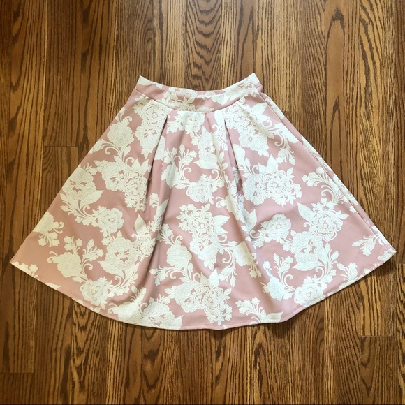 Dusty Rose skirt w/ soft white floral pattern - Picture 1 of 6
